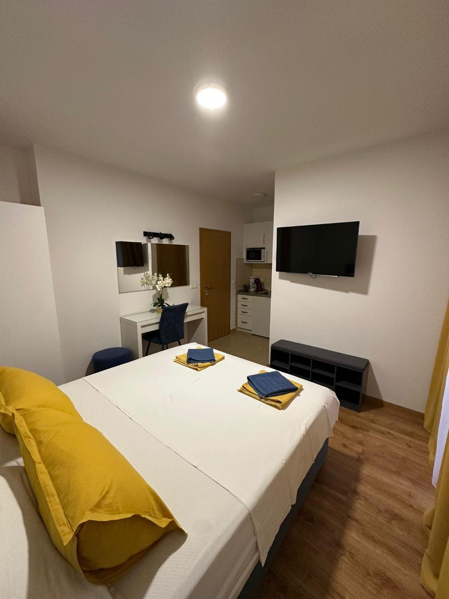 Apartmani Vice Brela Rom bilde